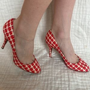 Cute apple heels made in Italy. Women’s size 9